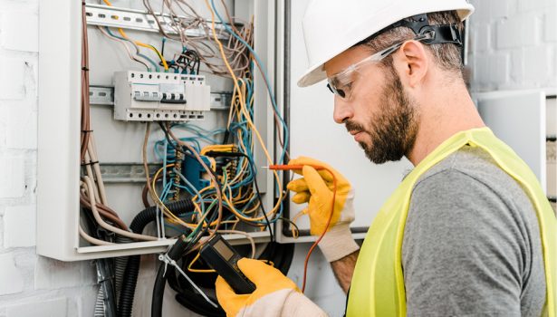 bhp-przy-urzadzeniach-energetycznych-fot-2